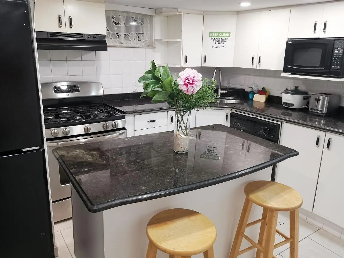 Tidy Private Rooms With Full Kitchen Toronto