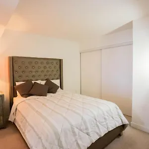 3* Aparthotel Cn Tower View With Free Parking