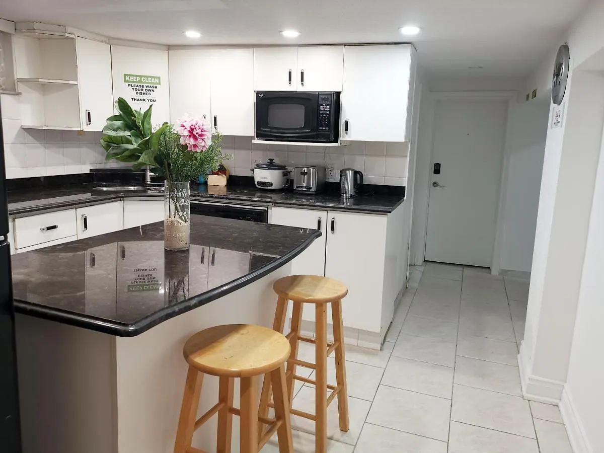 Tidy Private Rooms With Full Kitchen Toronto Canada