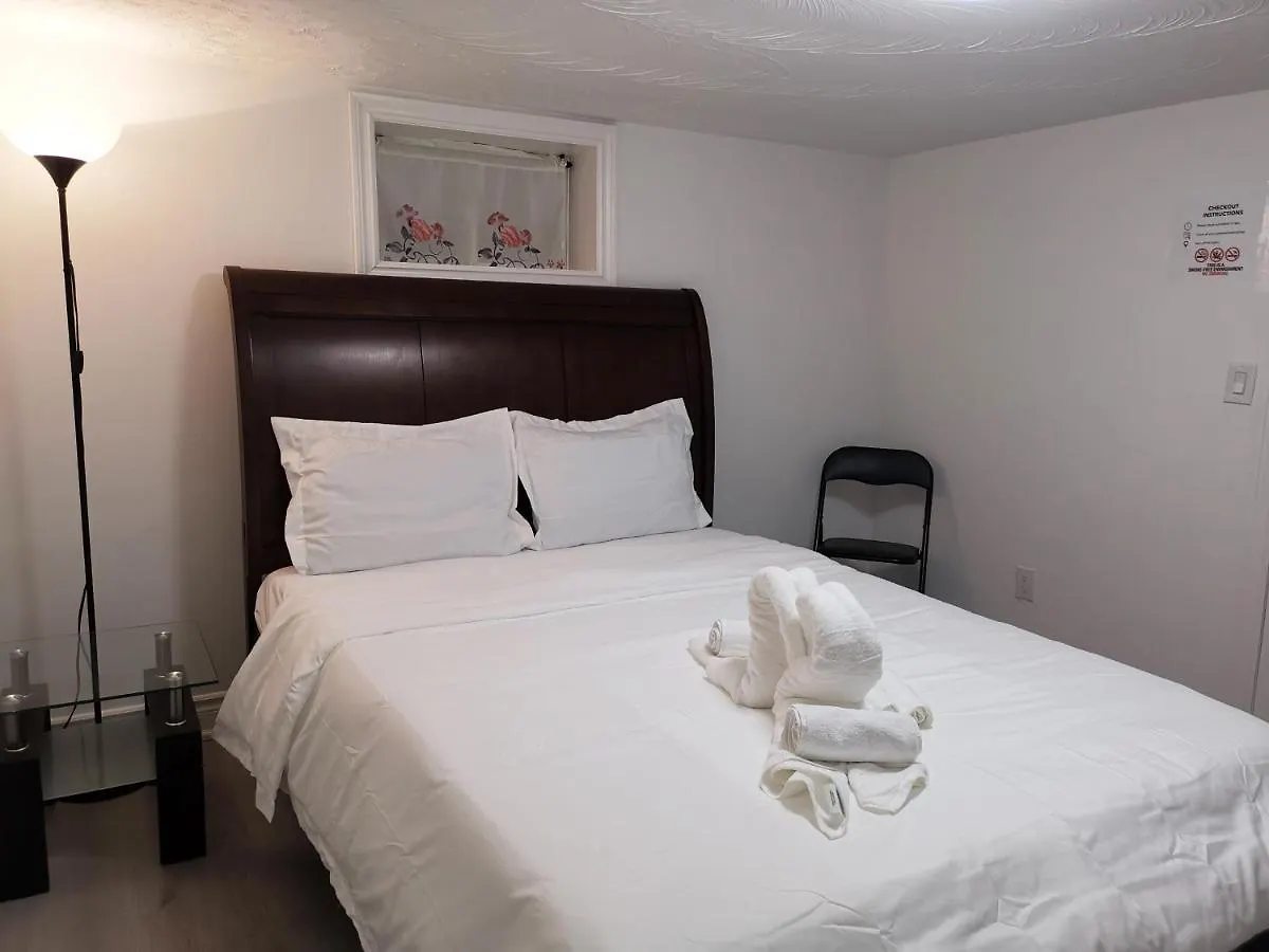 Tidy Private Rooms With Full Kitchen Toronto 0*,  Canada