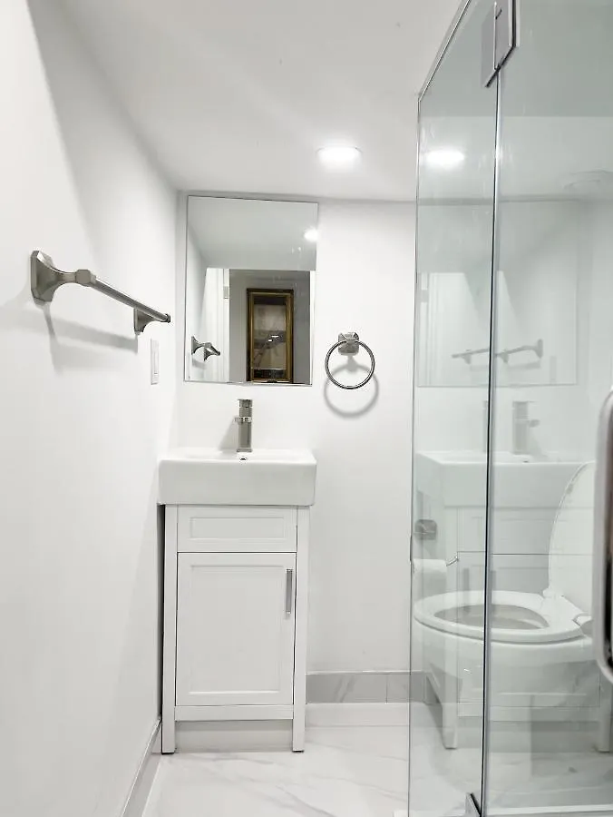 Tidy Private Rooms With Full Kitchen Toronto